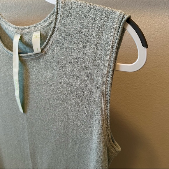 Pale green Debra deRoo small shell sweater tank top - Picture 3 of 10